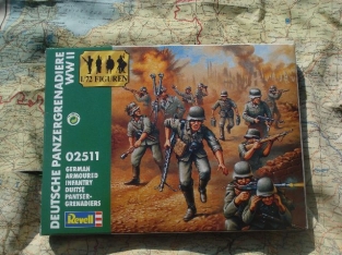 Revell 02511  GERMAN ARMOURED INFANTRY